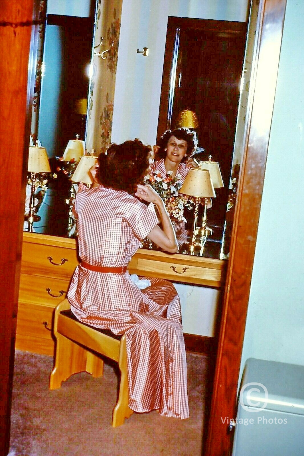 1950s American Fashion - Woman Mirror